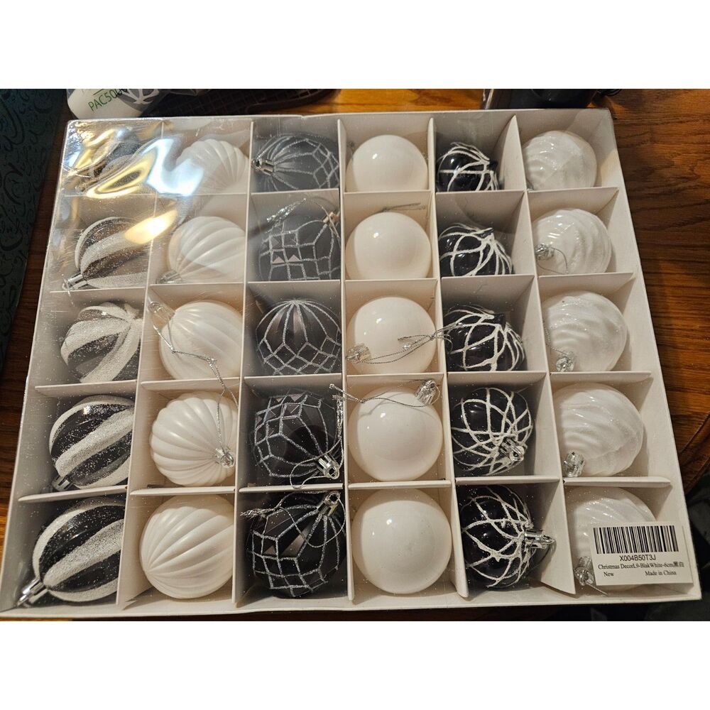 30 pcs Black & White Ornaments